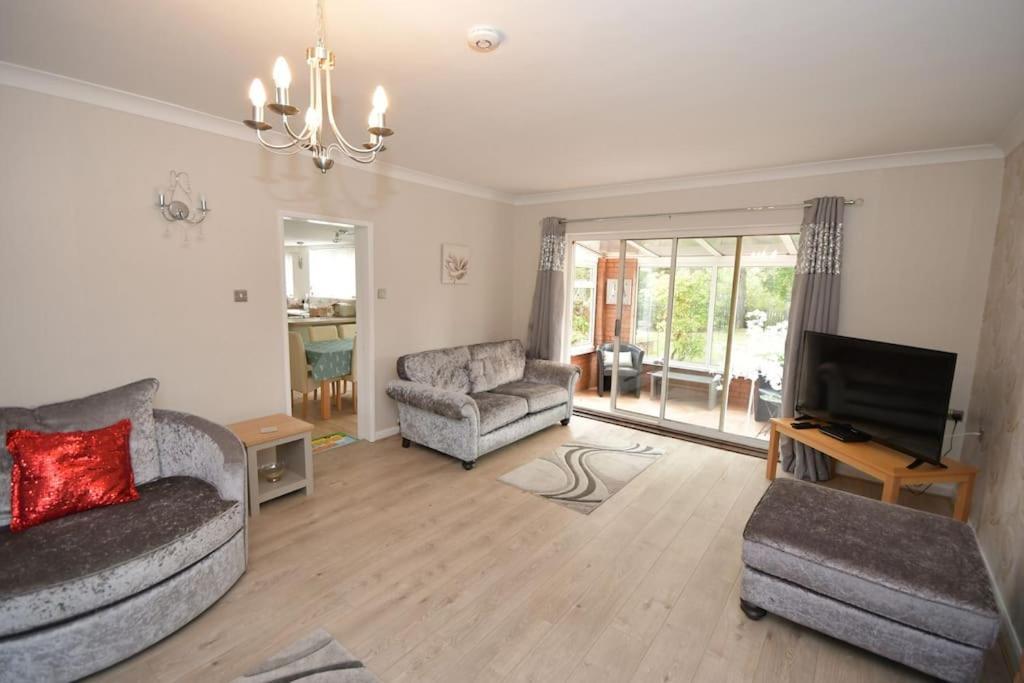 Little Hare Lodge - Spacious 2 Bedroom Attached Bungalow Woodhall Spa Kültér fotó