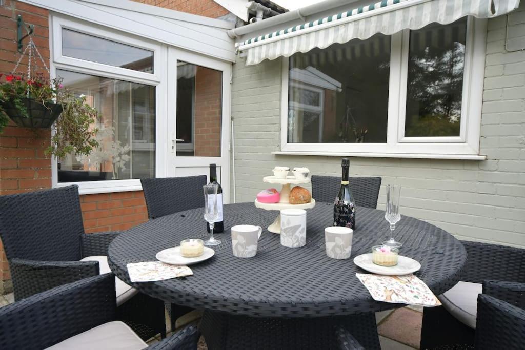 Little Hare Lodge - Spacious 2 Bedroom Attached Bungalow Woodhall Spa Kültér fotó
